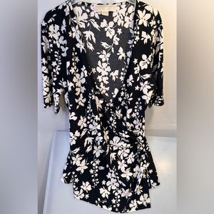 Make: Michael Kors brand new blouse top, size small.